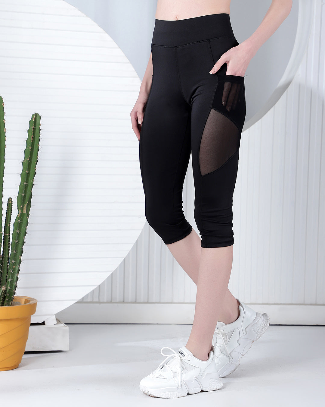 High Waisted Contrast Mesh Sports Leggings With Phone Pocket